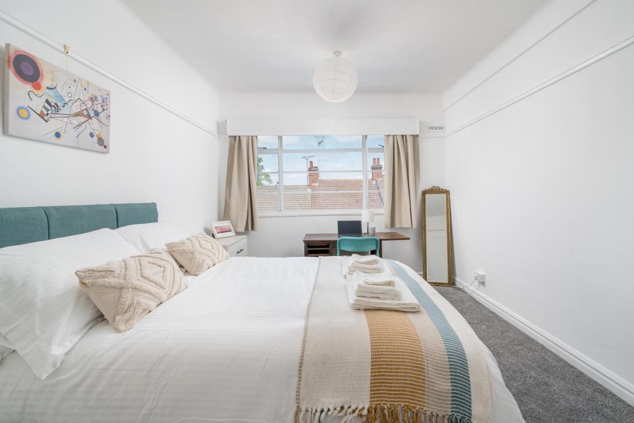 Bright West Hampstead Retreat Apartment Лондон Екстериор снимка