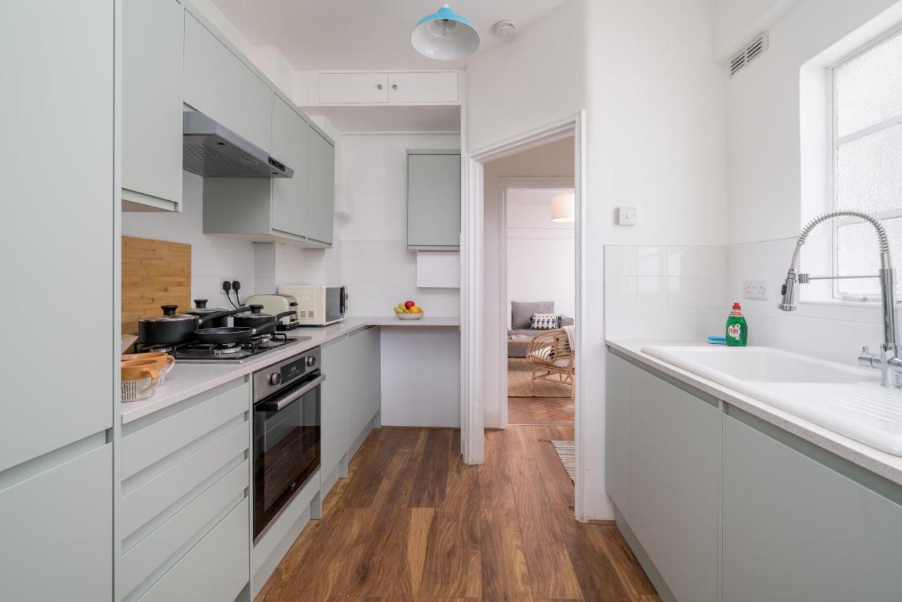 Bright West Hampstead Retreat Apartment Лондон Екстериор снимка